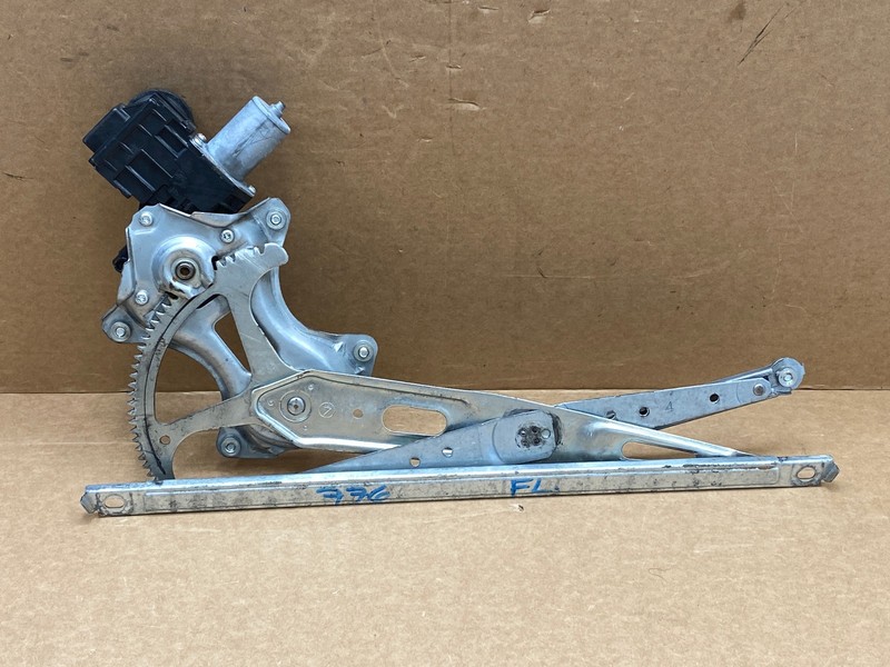 2013-2019 LEXUS GS200T GS350 FRONT LEFT DRIVER SIDE WINDOW REGULATOR OEM LOT776