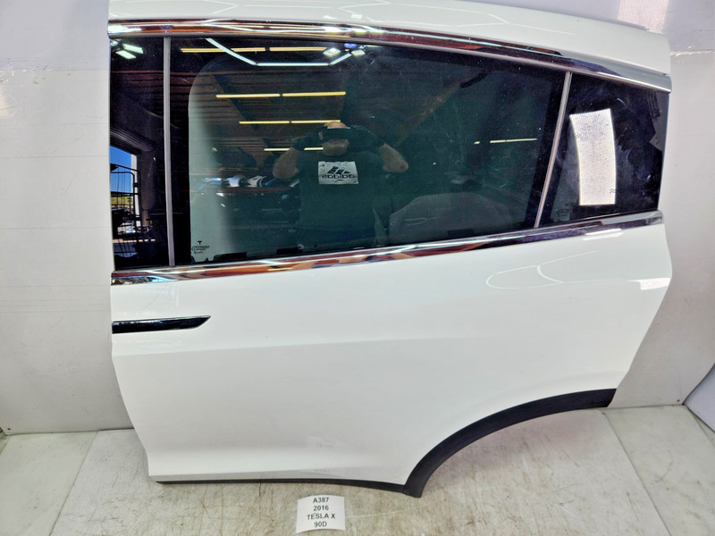 ✅ 2016-2020 OEM Tesla Model X Rear Left Driver Door Shell White PBCW NOTE*