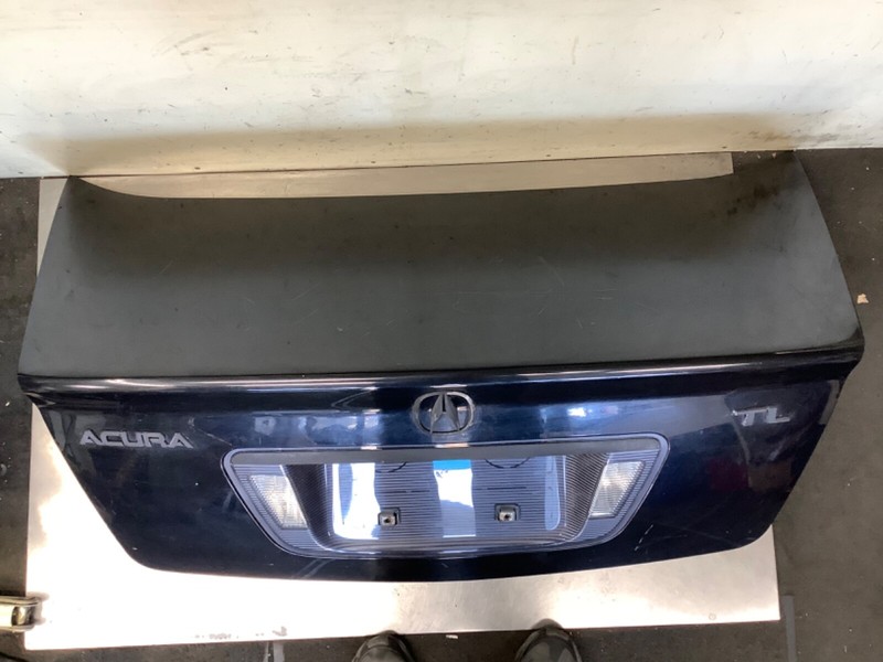 04-08 TL trunk lid w/o back up camera , w/o spoiler Used OEM