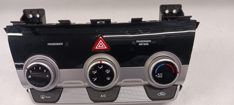 2019 HYUNDAI ELANTRA Heat AC Controller Sedan manual control OEM 19