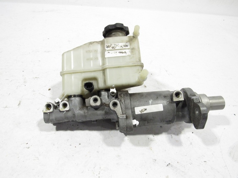 11 12 Fisker Karma 2012 Power Brake Booster Master Cylinder Tank Reservoir |@2
