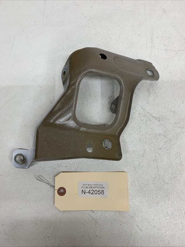 ⚡️17-21 Tesla Model 3 Front left fender support bracket 1086017-00-D 42058 B75