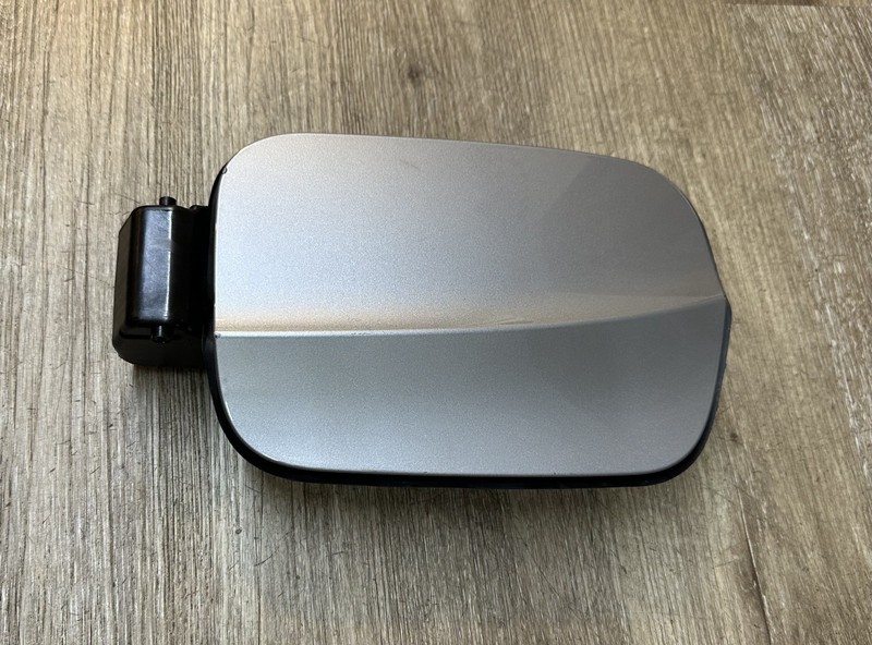 2018-2025 VOLKSWAGEN ATLAS FUEL DOOR ASSYOEM 3CN.809.857 -