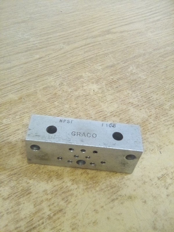 Graco F10B Lubriquip Divider Block
