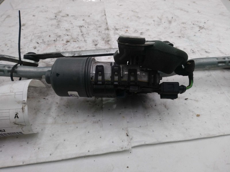Used Windshield Wiper Motor fits: 2018 Volkswagen Passat includes linkage Grade