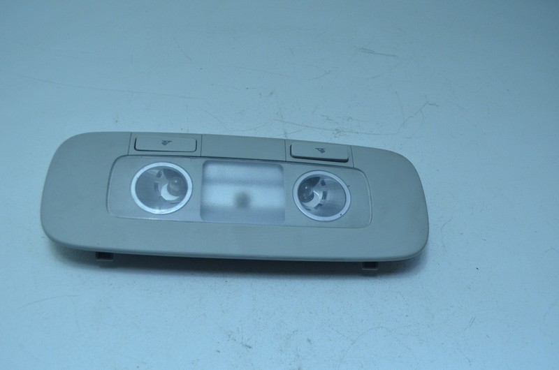 10-14 VOLKSWAGEN GOLF REAR OVERHEAD CONSOLE DOME LIGHT LAMP OEM