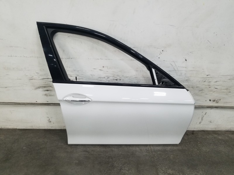 2014 BMW M5 F10 Right Front Passenger Door #4146 A8