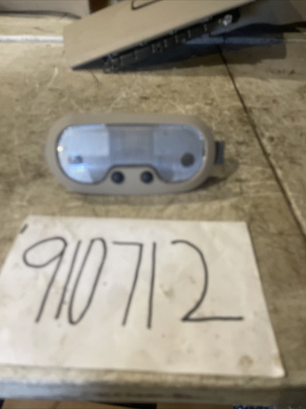 04-09 CADILLAC SRX REAR INTERIOR OVERHEAD DOME LIGHT Q1991