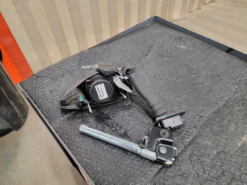 15-'17 HYUNDAI SONATA Front Seat Belt passenger retractor OEM