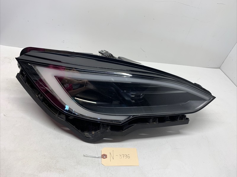 22-23 TESLA MODEL S PLAID GLOBAL HEADLIGHT RIGHT PASSENGER 1563714-95-C 3796