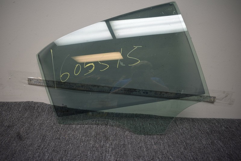 MERCEDES BENZ LEFT SIDE WINDOW GLASS FACTORY OEM