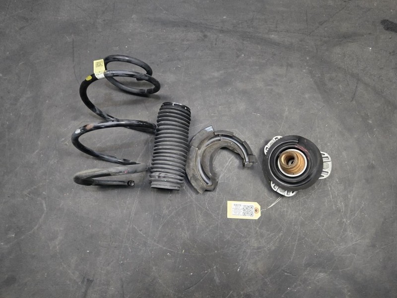 Front Right Coil Spring w/ Covers Set 2022 Kia Stinger 54630-J5010 2023