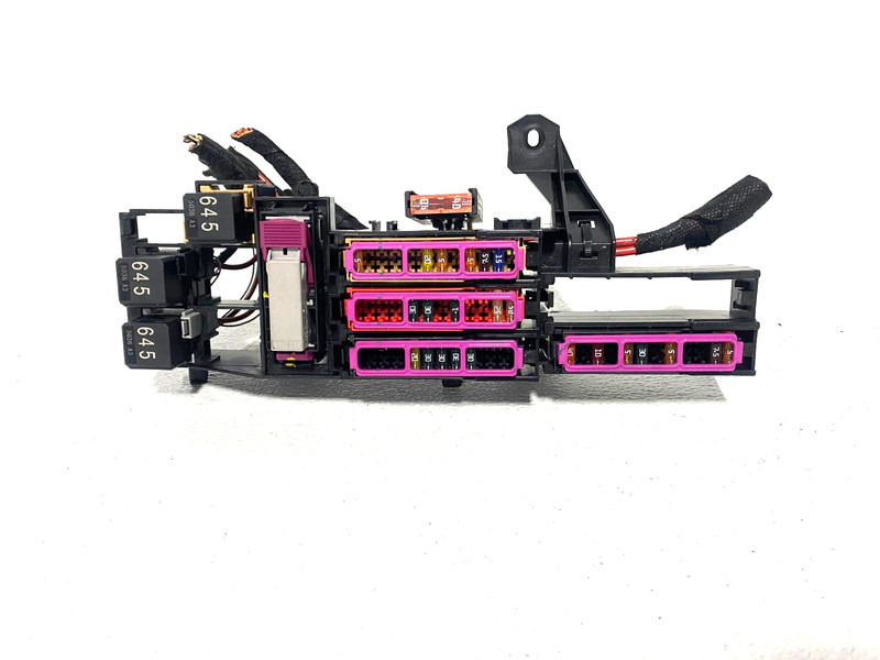 16 17 18 Audi A6 C7 REAR FUSE RELAY BOX JUNCTION REALY TRUNK INTERIOR OEM #A0.38