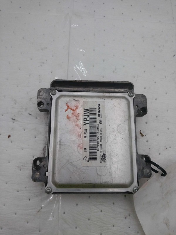 2009 Chevrolet Equinox Engine Control Module ECM 3.4L OEM 72000 Miles Grey
