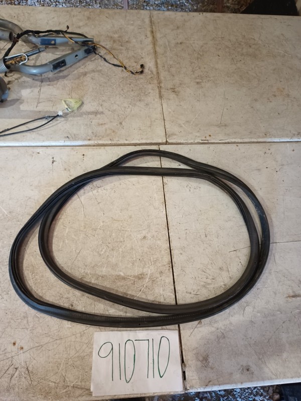 04-10 BMW 525i Rear Tailgate Trunk Weather Stripping Rubber Seal OEM 7034171