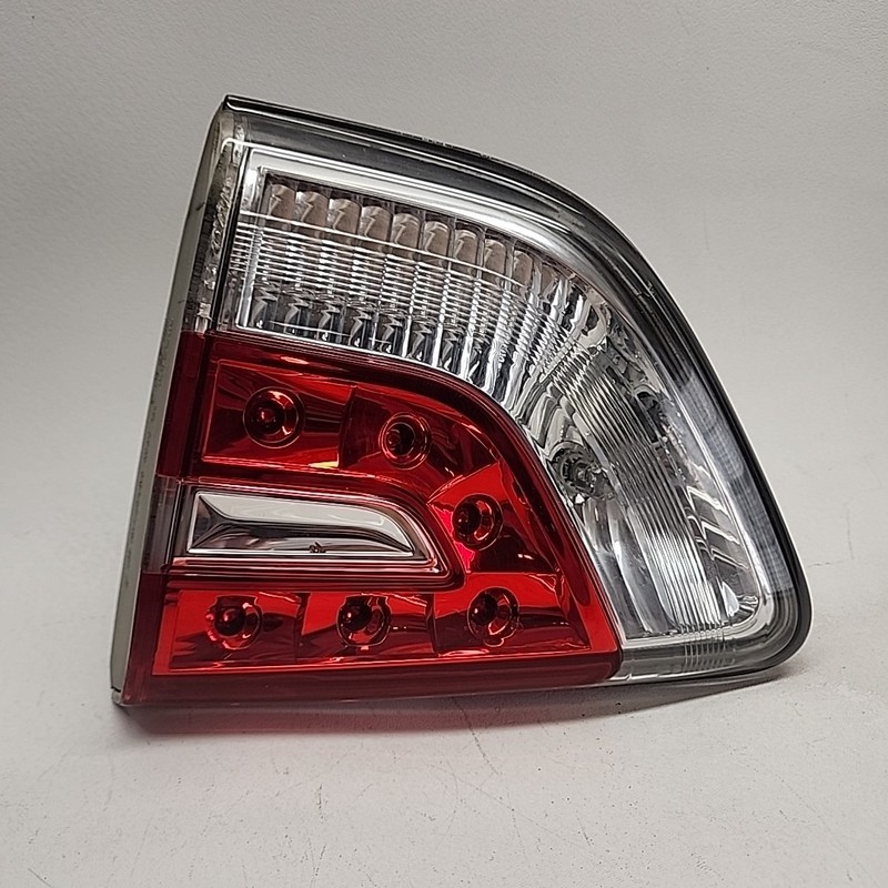 2014 Nissan Pathfinder Right Inner Taillight LED Halogen HybridOEM RR