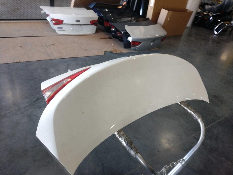 2016 KIA Forte White Deck Lid OEM Used 69200A7010 4DR Sedan 136K Miles