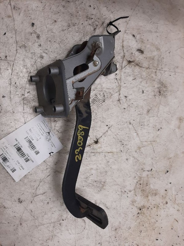 91 TOYOTA LANDCRUIS BRAKE PEDAL ASSEMBLY