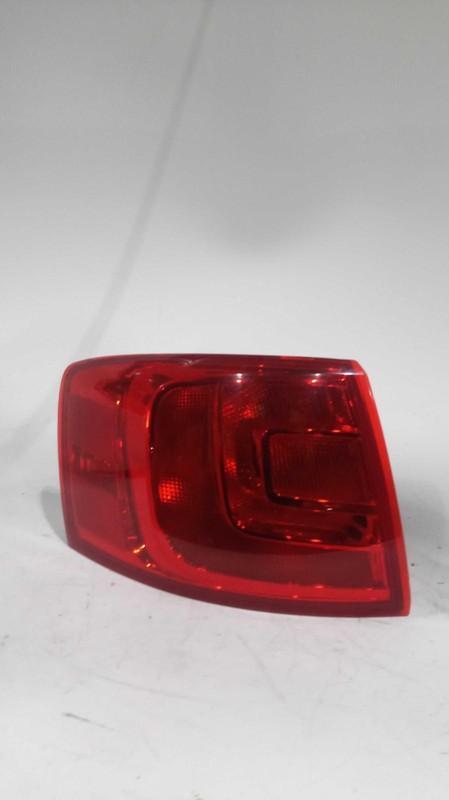2013 Volkswagen Jetta Left Tail Light Assembly Black OEM 510147 124K Miles