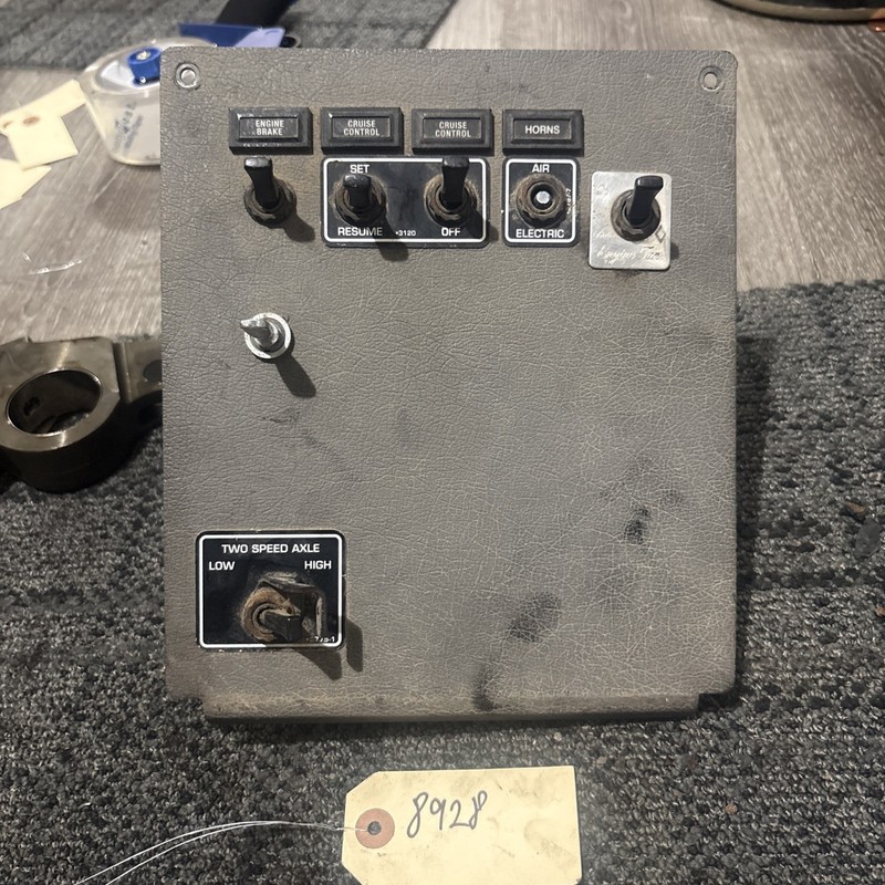 KENWORTH T300 PANEL W SWITCHES S64- 1080-7