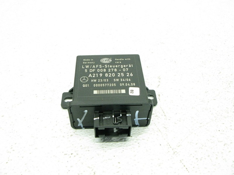 06-11 MERCEDES W209 CLK350 CLS63 AMG HELLA LIGHT MODULE LEVELING HEAD LAMP 05072
