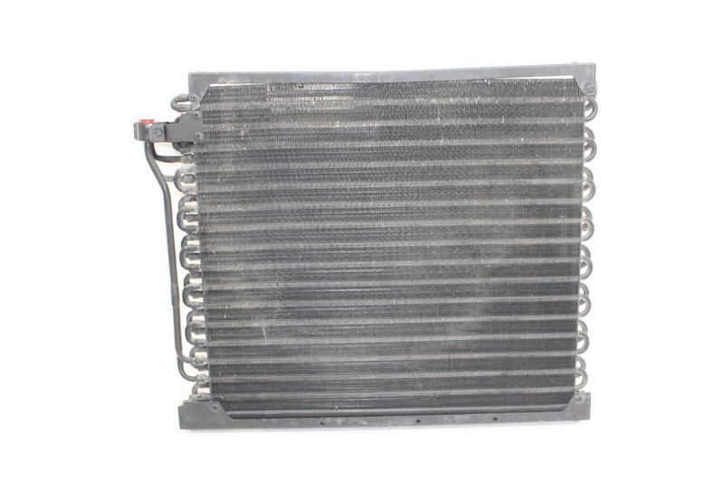 96-02 BMW Z3 Roadster 2.5L Ac Condenser Assembly
