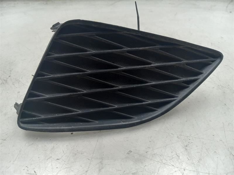 09-10 TOYOTA COROLLA DRIVER SIDE FRONT LOWER BUMPER FOG LIGHT COVER