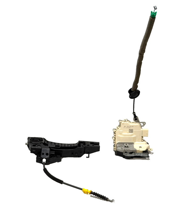 📌 2015-2018 AUDI Q3 REAR RIGHT SIDE DOOR HANDLE BRACKET LATCH LOCK ACTUATOR OEM