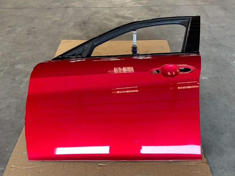 2017-2022 Alfa Romeo Giulia Quadrifoglio Front Left Exterior Door Shell 1581 OEM