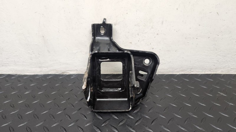94-03 Chevrolet S10 Pickup 2.2L Right Engine Mount Bracket OEM 15967992