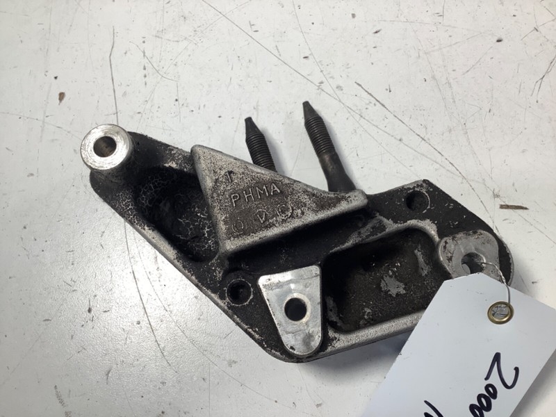 00-06 Honda Insight Engine Mounting Bracket 11910-PHM-000 OEM