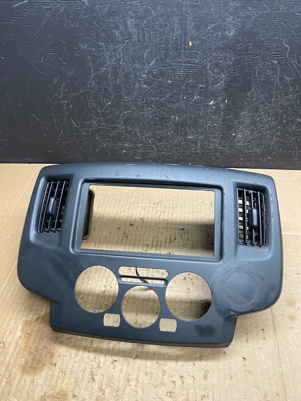 2013-2021 Nissan NV200 Center Console Radio Climate Control Air Vent AD1967 DG