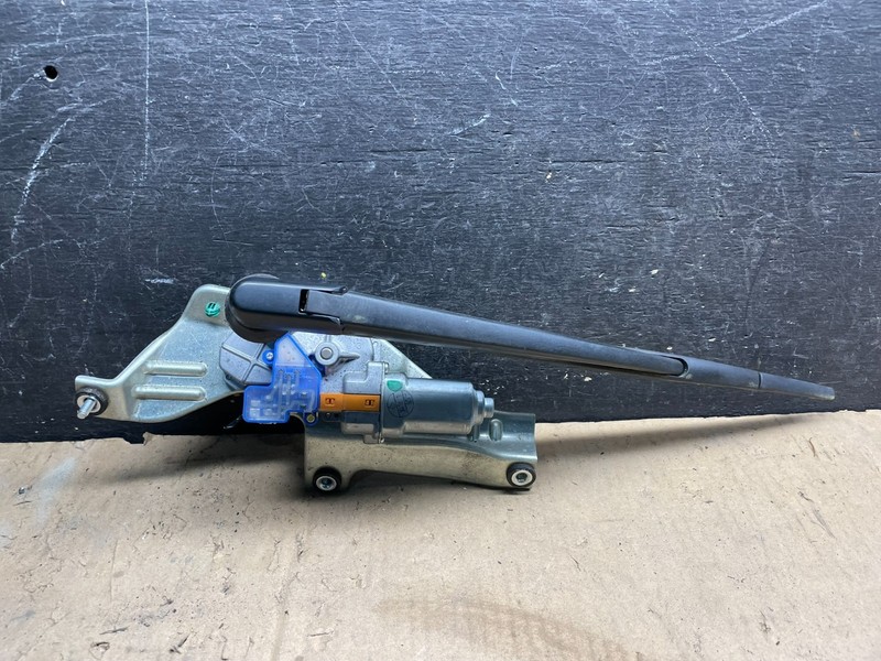 2009 - 2012 Hyundai Elantra Wagon Rear Glass Windshield Wiper Motor W7346 DG