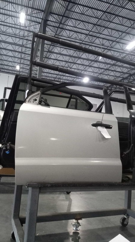 2009 Hyundai Tucson Left Front Door Silver 316655 Used OEM Part 190K Miles