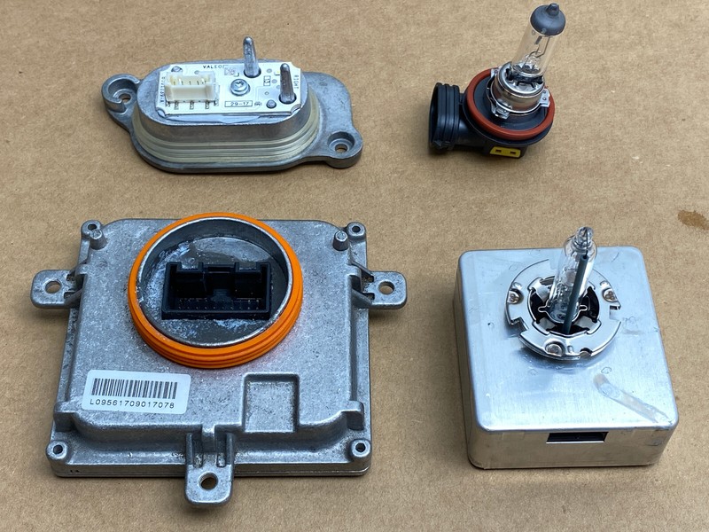 2017-2019 AUDI A3 RIGHT PASSENGER SIDE HEADLIGHT MODULE SET OEM LOT719