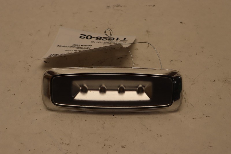 2018-2024 PETERBILT 579 INTERIOR CAB SLEEPER DOME LIGHT LAMP P54-1194-100 OEM