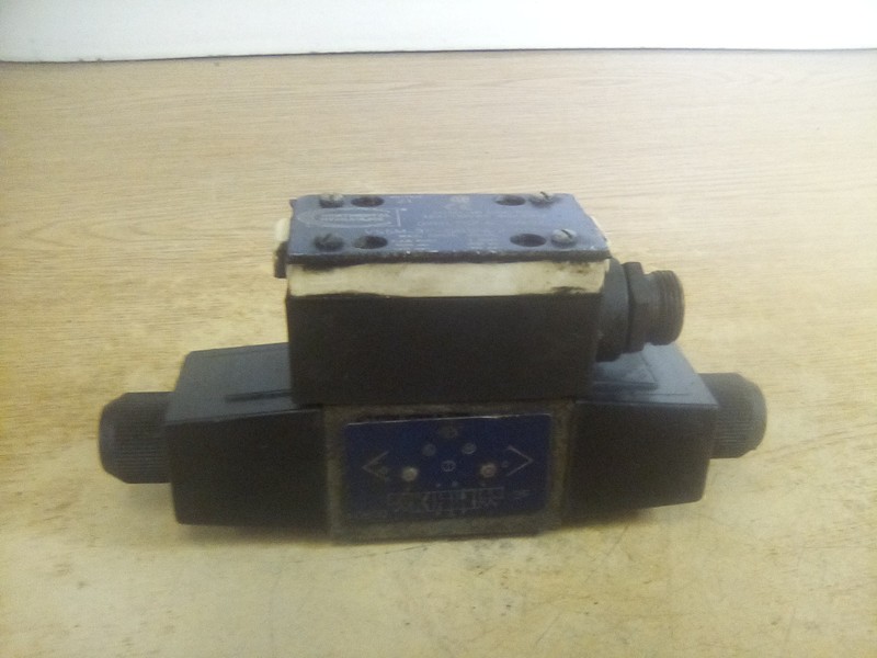 Continental Hydraulics VS5M-3F-GB5HL2-60L-K Directional Valve 120/110VAC