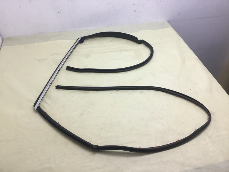 Jaguar XF Rear Right Window Chrome Upper Molding Weather Strip Seal 16-19 :Y