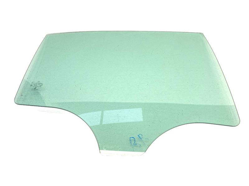 15-18 MERCEDES C300 W205 REAR RIGHT DOOR WINDOW GLASS OEM A0.49