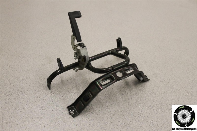 95 HONDA PC 800 PACIFIC COAST FRONT SEAT BRACKET MOUNT GAS TANK W/LEVER PC800