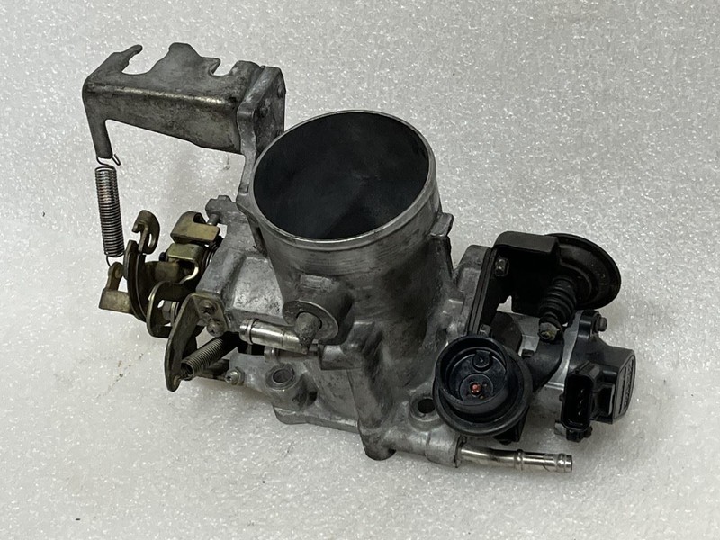 1992 1993 1994 1995 LEXUS SC400 THROTTLE BODY NON-TRACTION TYPE 22210-50082