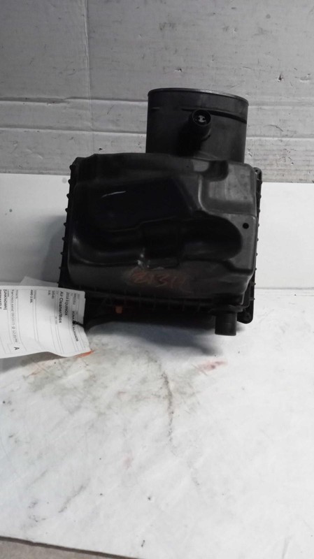 2018 Chevrolet Equinox Air Cleaner Assembly OEM 84640369 Used Condition
