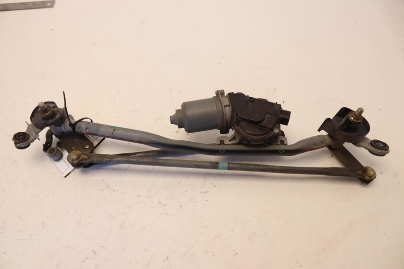 2013-2020 LEXUS GS350 GS450H FRONT WINDSHIELD WIPER MOTOR TRANSMISSION OEM