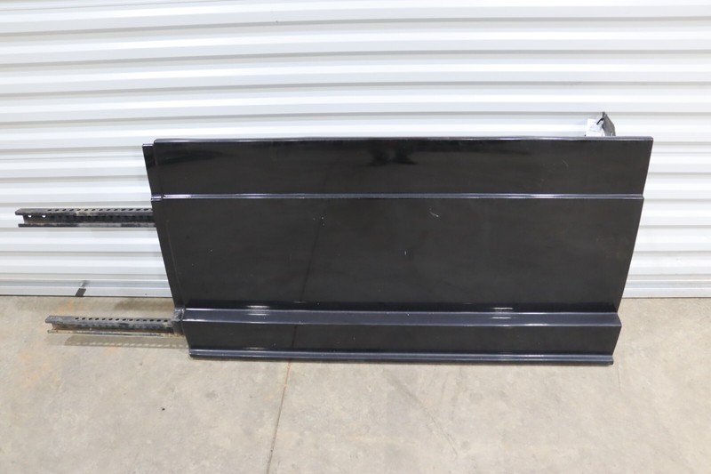 2008-2017 FREIGHTLINER CASCADIA 125 LEFT DRIVER CENTER SKIRT FAIRING PANEL OEM