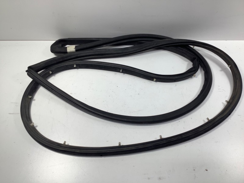 03-08 Honda Pilot RIGHT FRONT Door Weatherstrip 72310-S9V-A01 OEM