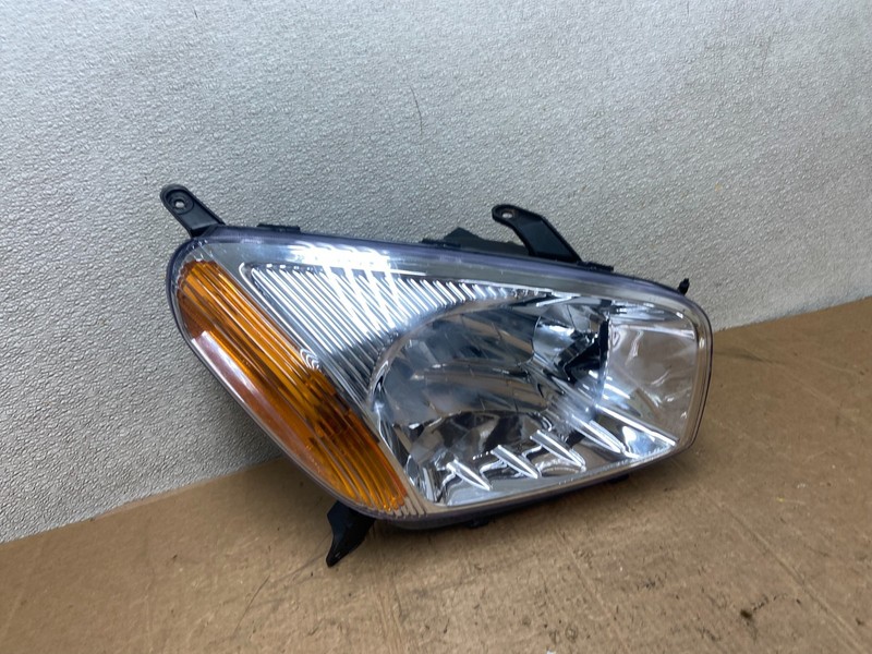 2001 - 2003 Toyota Rav4 Right Passenger RH Side Headlight Halogen TYC AA3759 DW