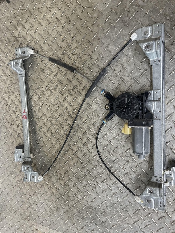 2003-2009 HUMMER H2 FRONT LEFT DOOR WINDOW REGULATOR