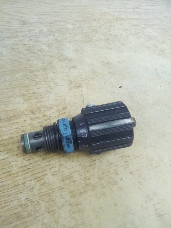 MHA DVA 10V UNF 39/94 Flow Control Valve "READ DESCRIPTION"