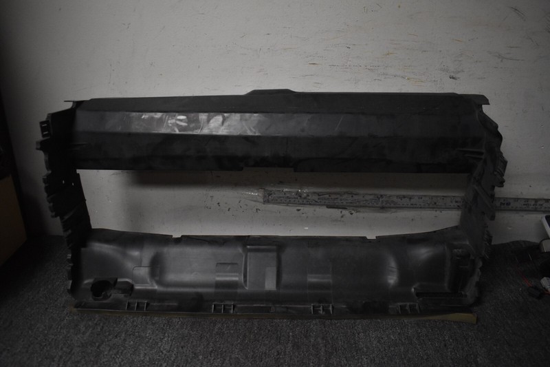 2017-2020 PORSCHE MACAN BASE REAR AIR DUCT FACTORY OEM