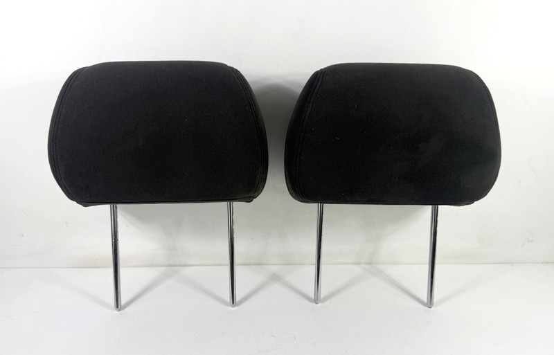 2007-2009 Sierra Silverado Front Row Seat Headrests Left & Right Black Cloth OEM